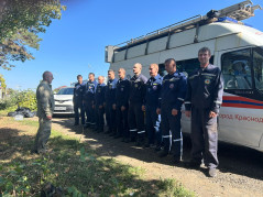 4 октября спасатели Службы спасения  г. Краснодара приняли участие в общегородском субботнике